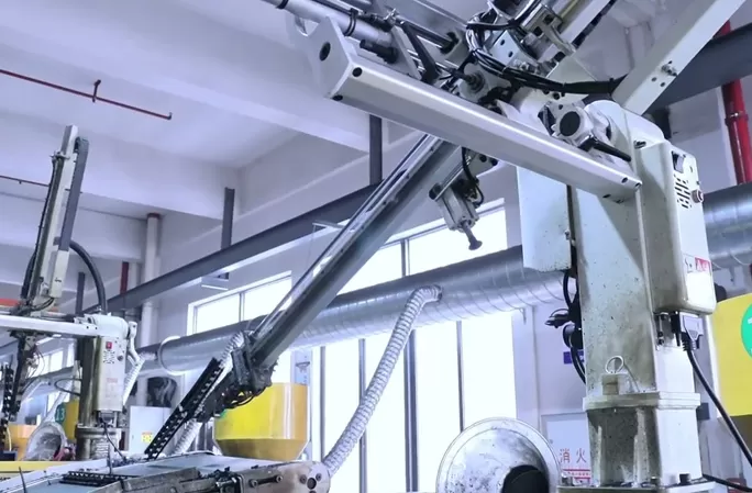 UN Servo Hydraulic Injection Molding Machine For Electrical Transformer Core Bakelite Machine